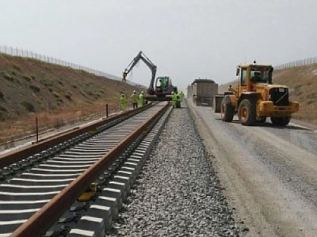 Adif continúa mejorando las infraestructuras ferroviarias de la provincia Adif continúa mejorando las infraestructuras ferroviarias de la provincia