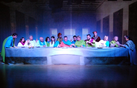 Huétor Vega ha cerrado la legislatura emulando `La Última Cena` de Leonardo Da Vinci (AYTO. HUÉTOR VEGA) Huétor Vega ha cerrado la legislatura emulando `La Última Cena` de Leonardo Da Vinci (AYTO. HUÉTOR VEGA)