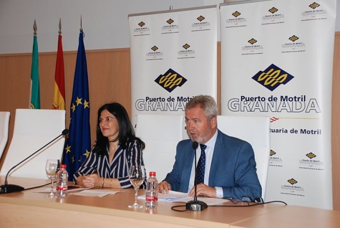 La subdelegada del gobierno y el presidente de la autoridad portuaria han explicado la OPE 2019 (PUERTO DE MOTRIL)