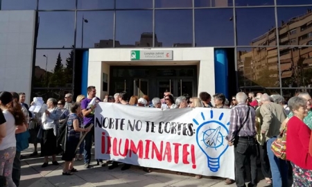 Los vecinos de la zona norte de la capital edificio judicial de La Caleta (EUROPA PRESS)