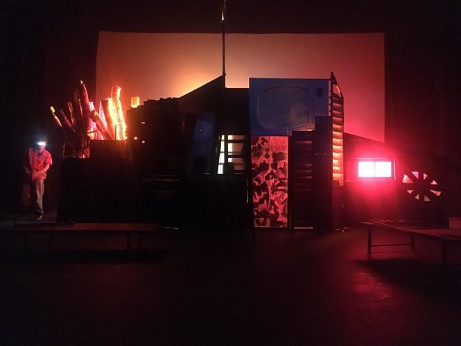 Escenario de `La cantante calva` (JUNTA)