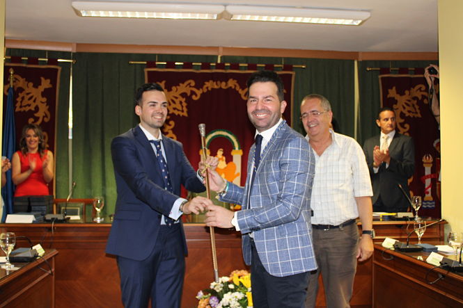 Noel López recibe por cuarta vez el bastón de mando (AYTO. MARACENA)