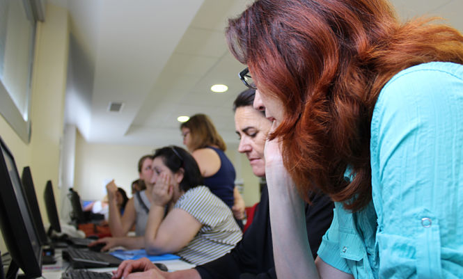 Mujeres de Ogijares en el centro Guadalinfo (GUADALINFO)