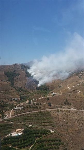 Incendio forestal en Almuñécar (INFOCA)