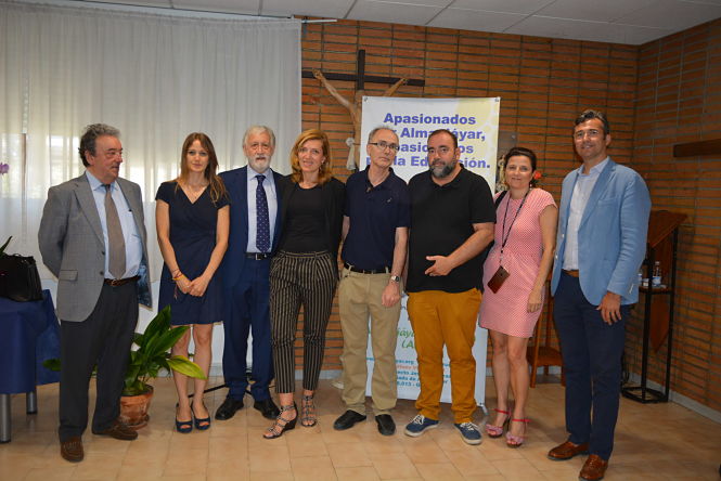 Virginia Fernández ha asistido al acto de entrega del certificado del sistema de Gestión ISO 9001:2015 a la asociación Almanjáyar en Familia (JUNTA)