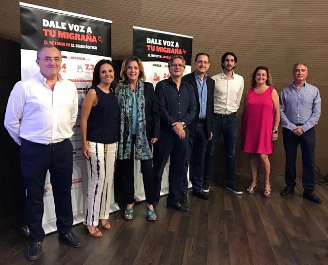 Inauguración de la expocisión `Dale voz tu migraña` en el Hospital Virgen de las Nieves (JUNTA)