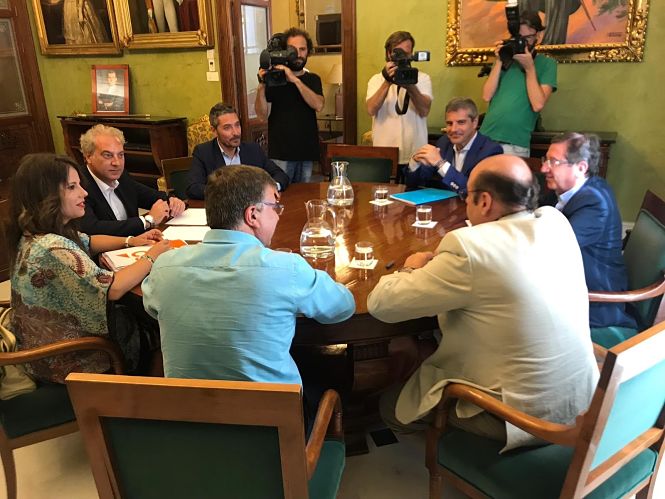 Reunión entre miembros de CS y PP (CS)