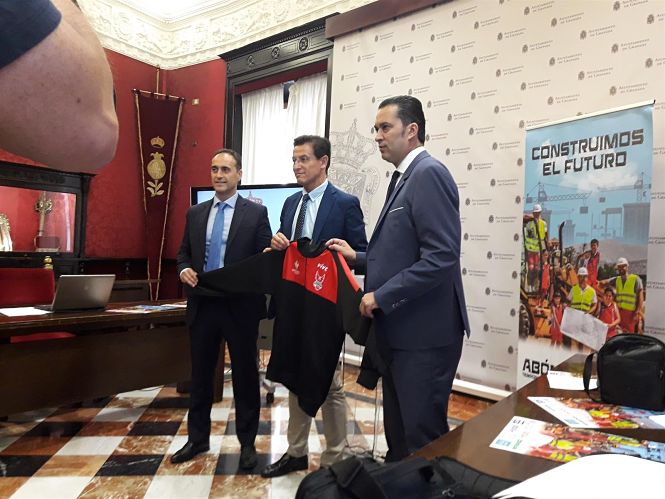 El alcalde de Granada, Luis Salvador (Cs), en rueda de prensa (EUROPA PRESS)