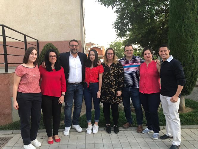 El Alcalde de Vegas del Genil con miembros de la asociación (AYTO. VEGAS DEL GENIL)