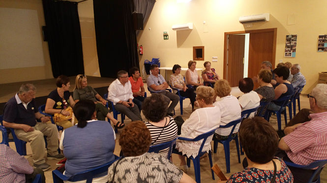 Jesús Lorente reunido con vecinos de Hernán Valle (PP GUADIX) 