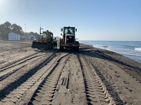 Adecuación de Playa Granada tras el temporal (AYUNTAMIENTO DE GRANADA) 