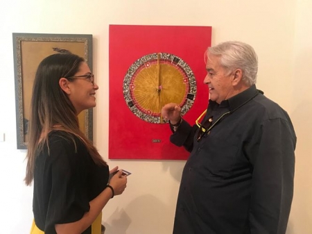 La edil de CUltura, Lucía Garrido junto al artista Juan Zívico (AYTO. GRANADA)