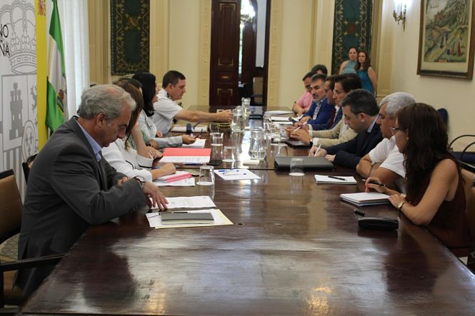 Reunión de las instituciones para acabar con los cortes de luz en la zona norte (SUBDELEGACIÓN)