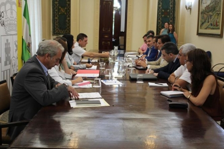 Reunión de las instituciones para acabar con los cortes de luz en la zona norte (SUBDELEGACIÓN)