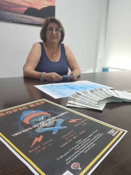 Encarnación Abarca ha presentado la programación veraniega en Carchuna (AYTO. MOTRIL)