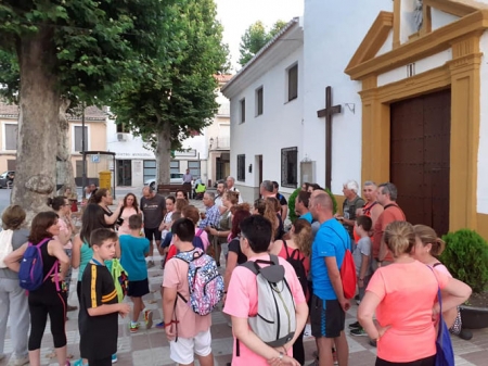 Vecinos de Vegas del Genil durante la visita (AST. VEGAS DEL GENIL)