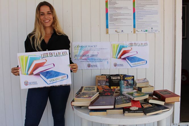 Presentación del proyecto `Leer en la Playa` (AYTO. MOTRIL)