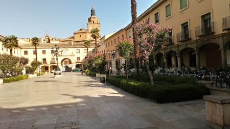 La Plaza de las Palomas ha mejorado su aspecto (AYTO. GUADIX) La Plaza de las Palomas ha mejorado su aspecto (AYTO. GUADIX)