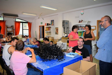 Salu Ureña durante su visita al Centro Ocupacional de Albolote (AYTO. ALBOLOTE)