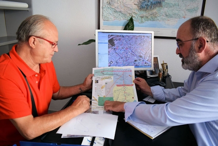 El concejal de turismo, Juan Manuel Ocaña se ha reunido con el presidente de la Asociación`Granada Jacobea`, Francisco Sánchez Rosell (AYTO. ALBOLOTE)