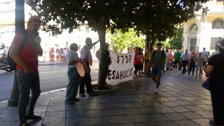 Concentración de Syop Desahucios en la sede de BBVA (STOP DESAHUCIOS)