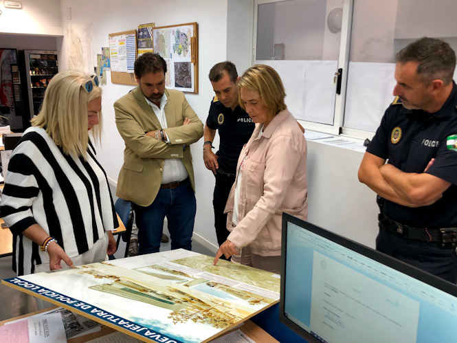 Luisa García Chamorro ha visitado la comisaría de Motril (AYTO. MOTRIL) 