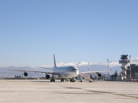Un avión en el Aeropuerto Federico  García Lorca