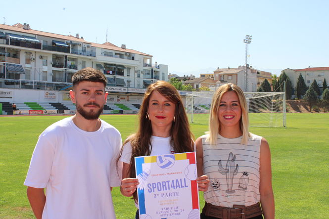 de izquierda a derecha Jorge Jiménez (técnico de Juventud), Sofía Bedón (Concejala de Juventud) y Desirée Velázquez (Concejala de Deportes) (AYTO. MARACENA)
