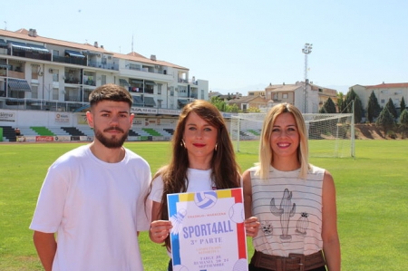 de izquierda a derecha Jorge Jiménez (técnico de Juventud), Sofía Bedón (Concejala de Juventud) y Desirée Velázquez (Concejala de Deportes) (AYTO. MARACENA)