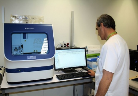 laboratorio de Microbiología del Hospital Universitario San Cecilio (HUSC)