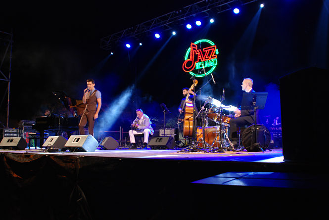 Una de las actuaciones de Jazz en el Lago (AYTO. ATARFE) 