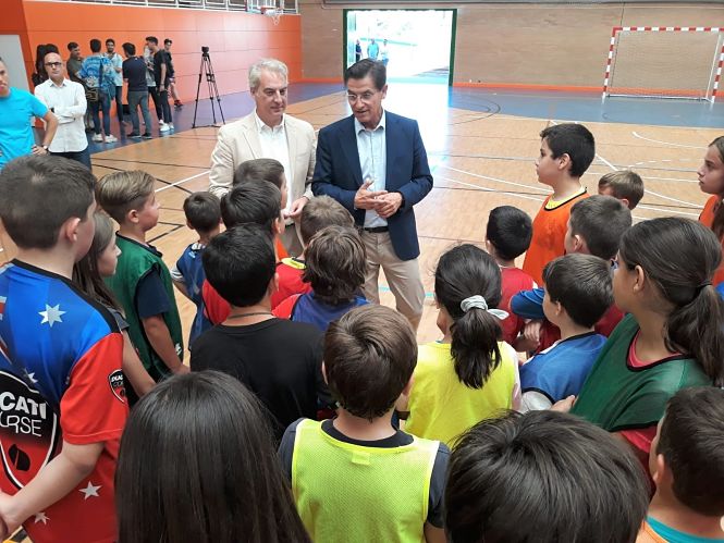 Luis Salvador ha visitado el Campus deportivo (AYTO. GRANADA)