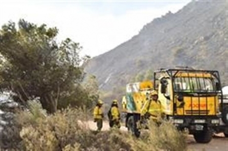 El Infoca ha extinguido el incendio forestal en Órgiva (INFOCA) El Infoca ha extinguido el incendio forestal en Órgiva (INFOCA)