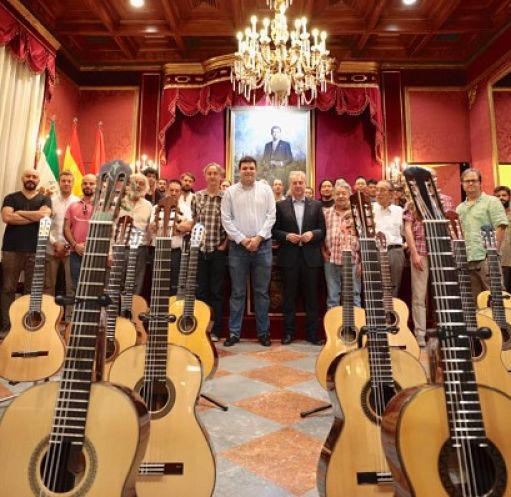 Presentación del concurso de constructores de guitarras (AYTO. GRANADA)