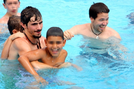 Menores en una piscina (J. GROSSO / DIPGRA) Menores en una piscina (J. GROSSO / DIPGRA)
