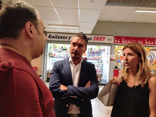 Manuel Olivares y Eva Martín han visitado Merca 80 (AYTO. GRANADA)