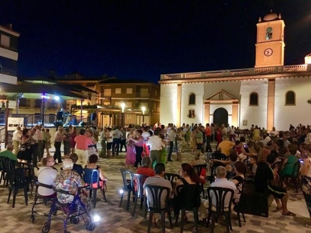  “Bailes al fresquito” celebrados este verano en Huétor Tájar (AYTO. HUÉTOR TÁJAR) 