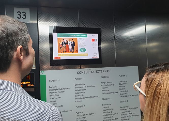 Nuevos paneles informativos del Hospital San Cecilio (HUSC)