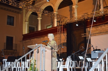 Momento del pregón de Ana Tárrago, Fiscal superior de Andalucia (AYTO. GYADIX)