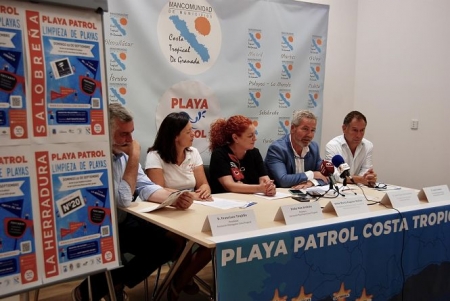 Presentación de esta jornada de limpieza de las playas de la Costa Tropical (PUERTO DE MOTRIL) 