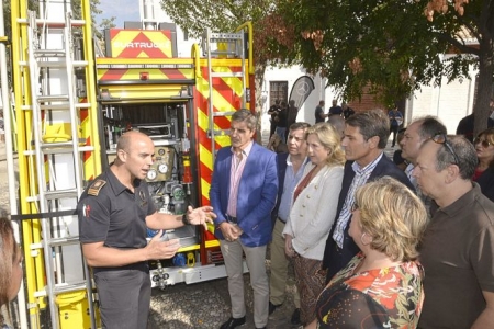 Presentación de los nuevos vehículos de bomberos del Albaicín (JAVIER ALGARRA)
