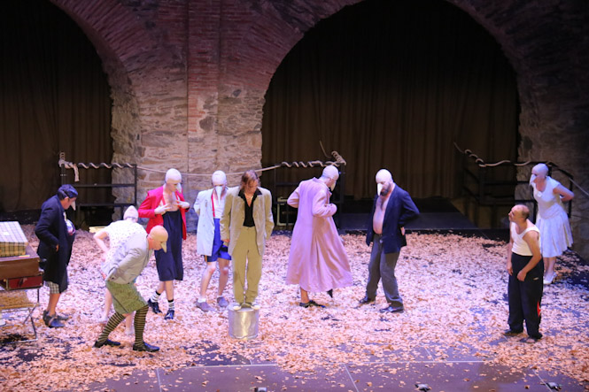 Representación de `Las Aves` en el Festival de teatro grecolatino (AYTO. ALMUÑÉCAR)