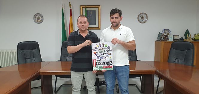 El alcalde y el concejal de Participación Ciudadana presentan la Feria de Asociaciones `Cúllar Vega en acción` (AYTO. CÚLLAR VEGA)
