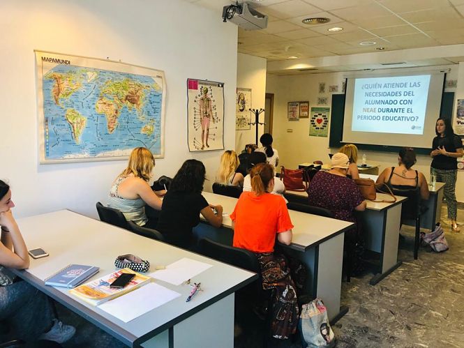 Primera sesión de la Escuela de Padres y Madres de Vegas del Genil (AYTO. VEGAS DEL GENIL)