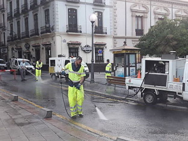 Limpieza en las Calles de Granada