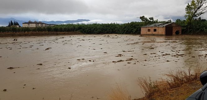 Las lluvias de madrugada han anegado distintos puntos de la provincia