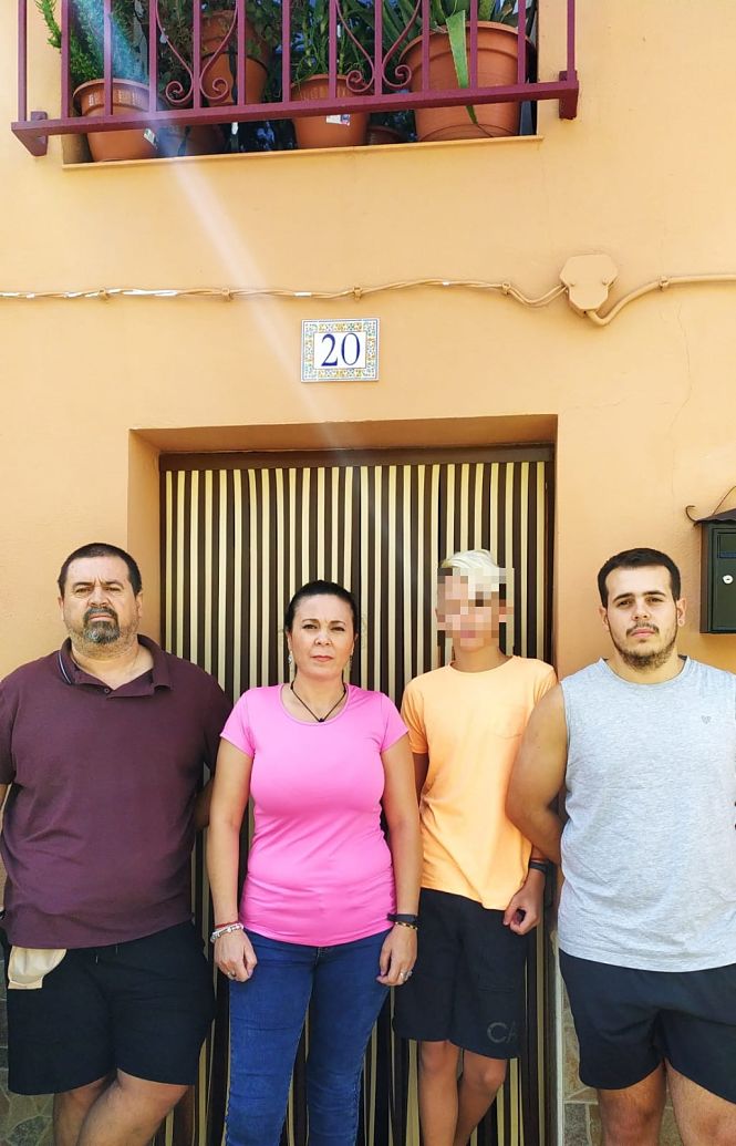 Familia afectada por el desahucio de El Turro (IU)