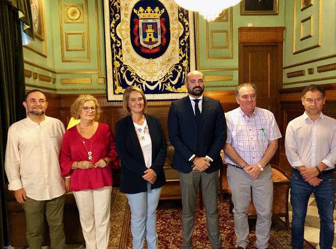 El Ayuntamiento de Motril ha recibido al director general de personas mayores de la Junta (AYTO, MOTRIL)
