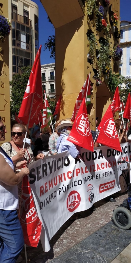 Concentración de los trabajadores de Ayuda a domicilio (UGT)