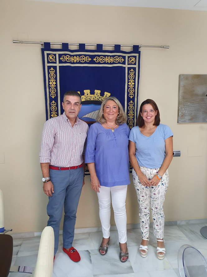 La alcaldesa de Almuñécar se ha reunido con la agrupación de Cofradías (AYTO. ALMUÑÉCAR) 